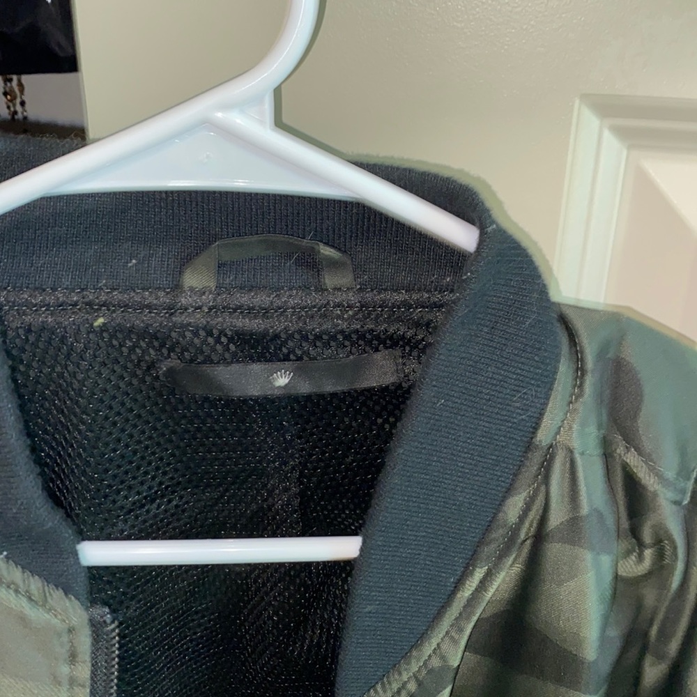 CAMO BOMBER JACKET. BY JUNK DE LUXE